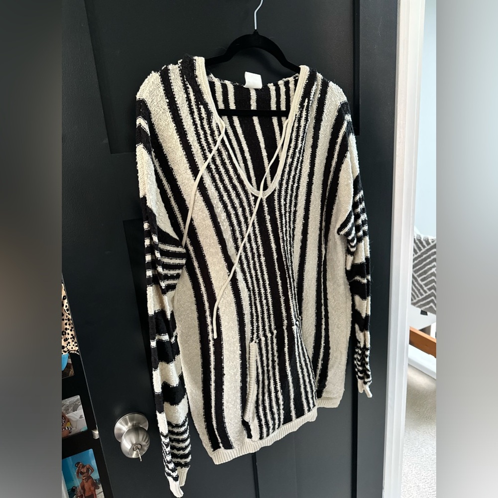 Black and white sweater with hood